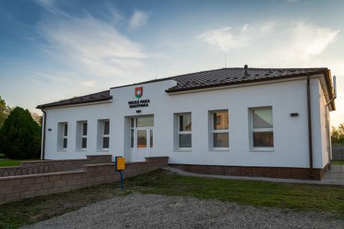 Administratívna budova - pošta.